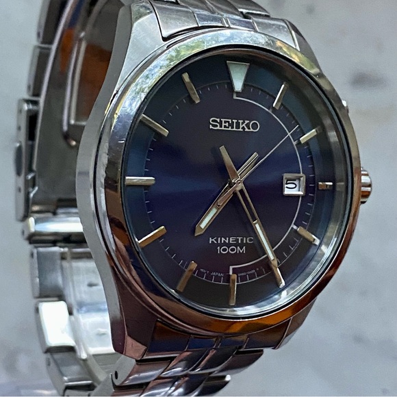 Seiko Kinetic Blue Dial Men’s Date Watch w/ New Battery and New Crystal - Picture 5 of 13